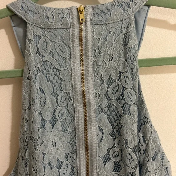 CHARLOTTE RUSSE LACE DRESS - Picture 4 of 4